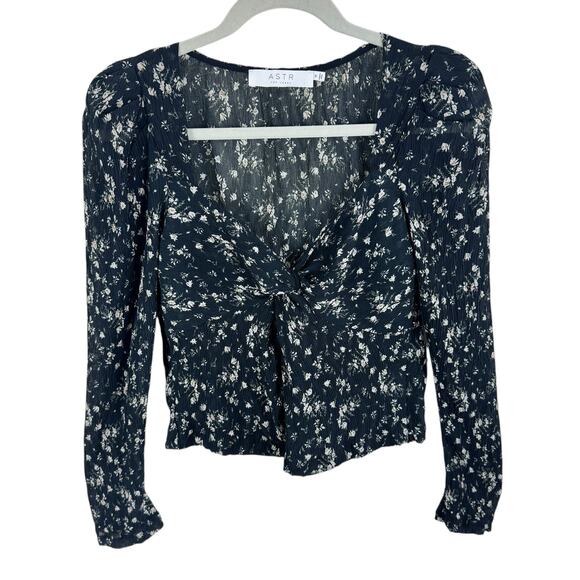 ASTR The Label Black Ivory Floral V-Neck Long Sleeve Sheer Crinkle Blouse Size M - Picture 3 of 8